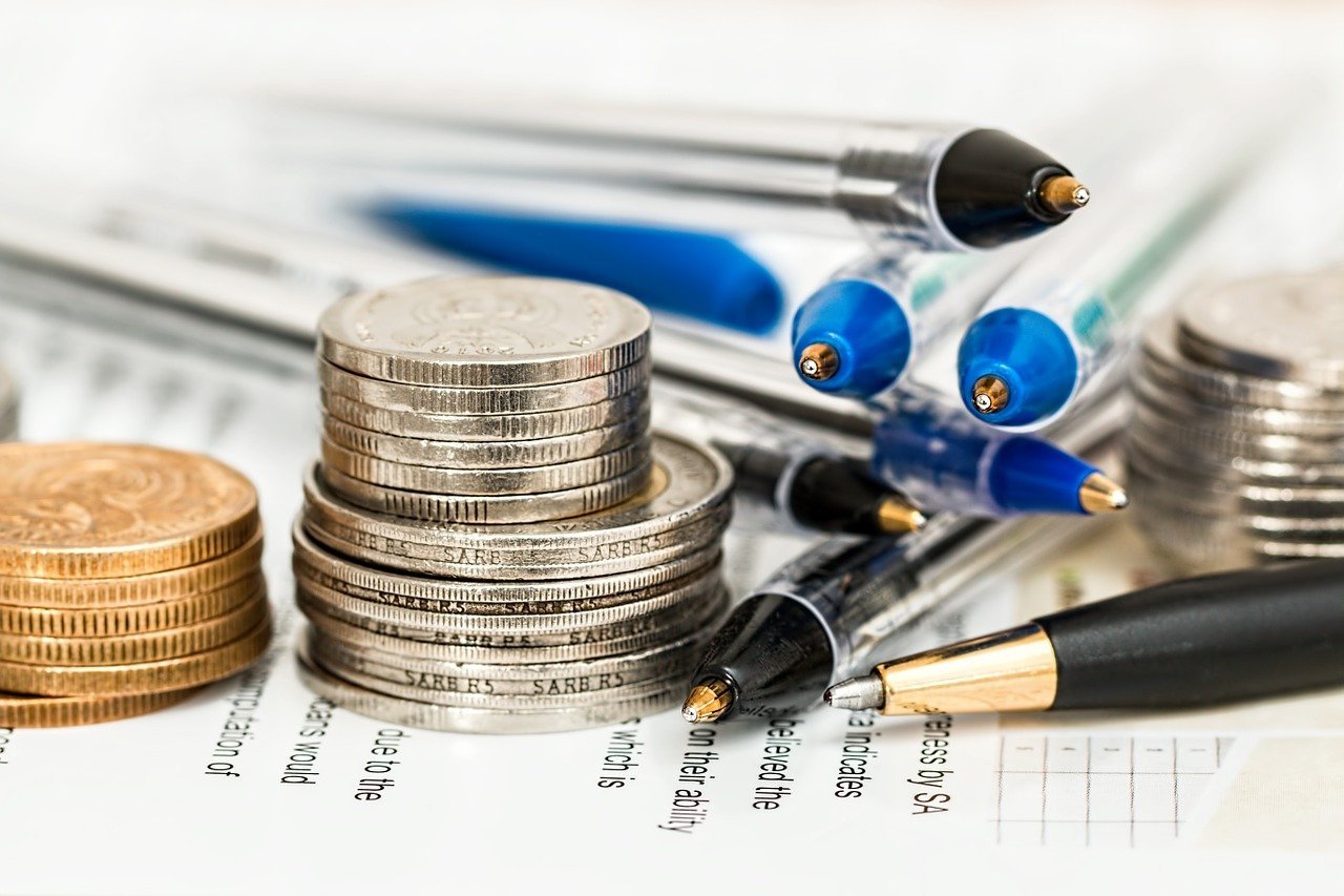 Welche finanziellen Zuschüsse können während der Arbeitslosigkeit beantragt werden?