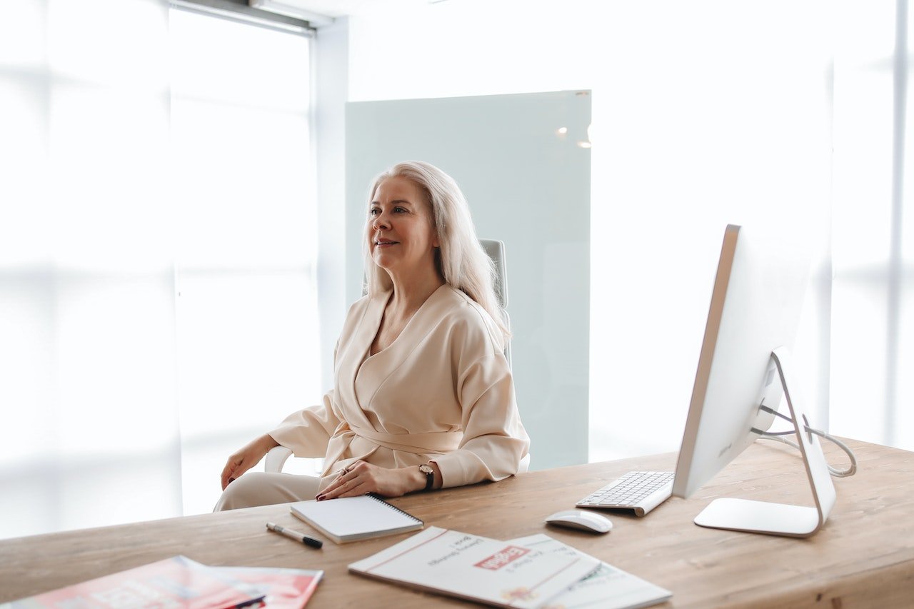 als arbeitslos gemeldet – English translation